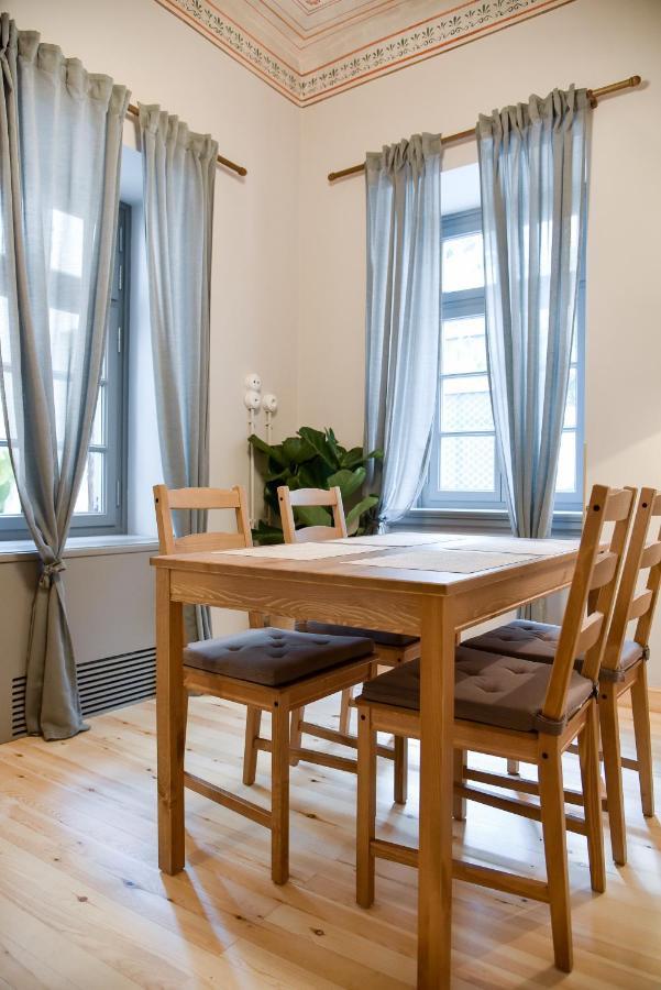 Erst Guest House Афіни Екстер'єр фото