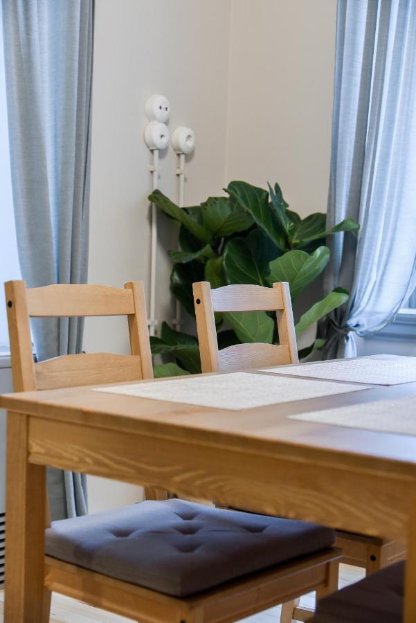 Erst Guest House Афіни Екстер'єр фото